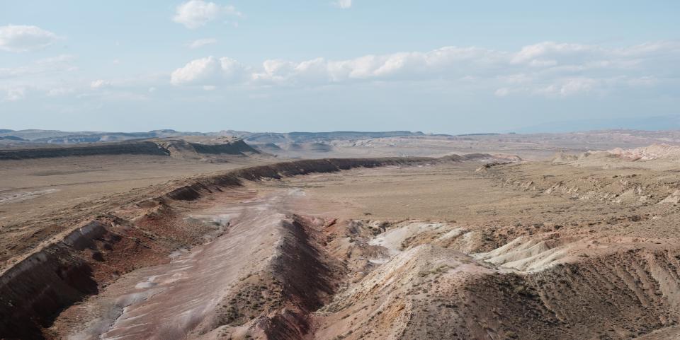 A wide angle view of pink-weathering shales.